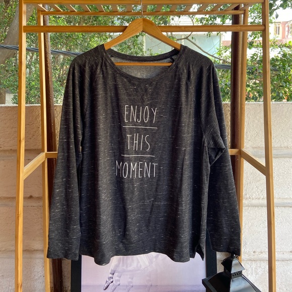 Sweatshirt. Size- XL - Picture 3 of 4